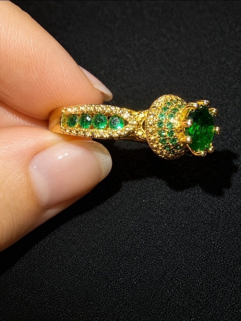 Vintage Style Gold-Tone Faux Emerald Statement Ring- Us Size 10